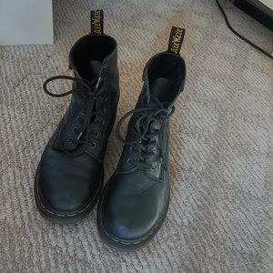1460 DR MARTENS